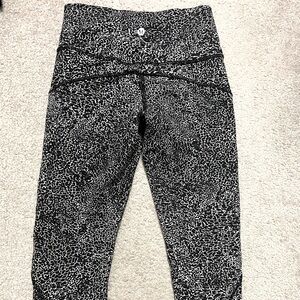 Black and White Lululemon Leggings